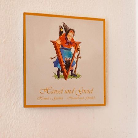 Haensel Und Gretel Schlosshof Umes 외부 사진